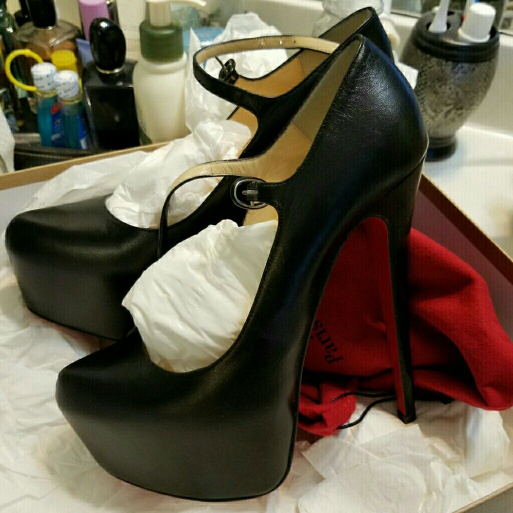 Shoe